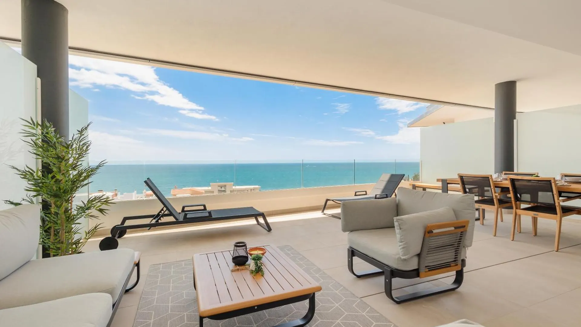 Modern Apartment, With Large Terrace And Panoramic Sea Views, In Fuengirola Malaga