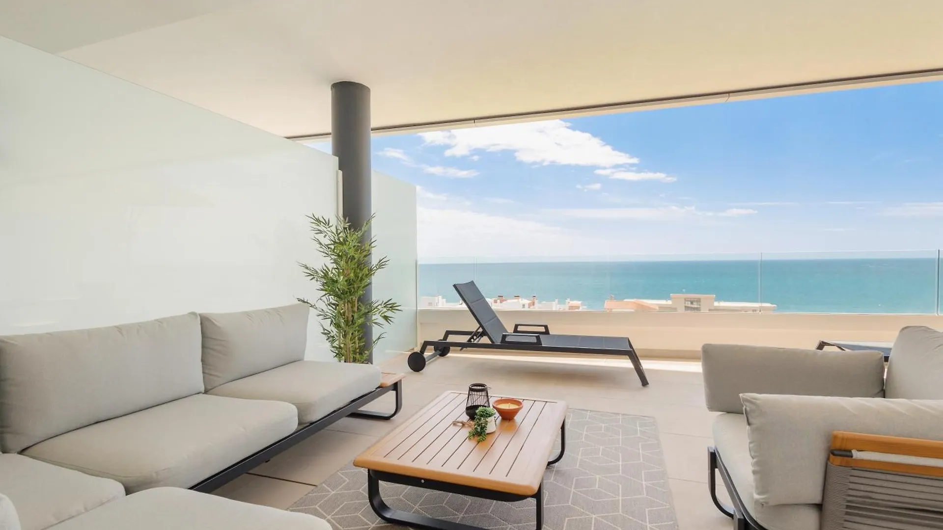 Modern Apartment, With Large Terrace And Panoramic Sea Views, In Fuengirola Malaga Apartment